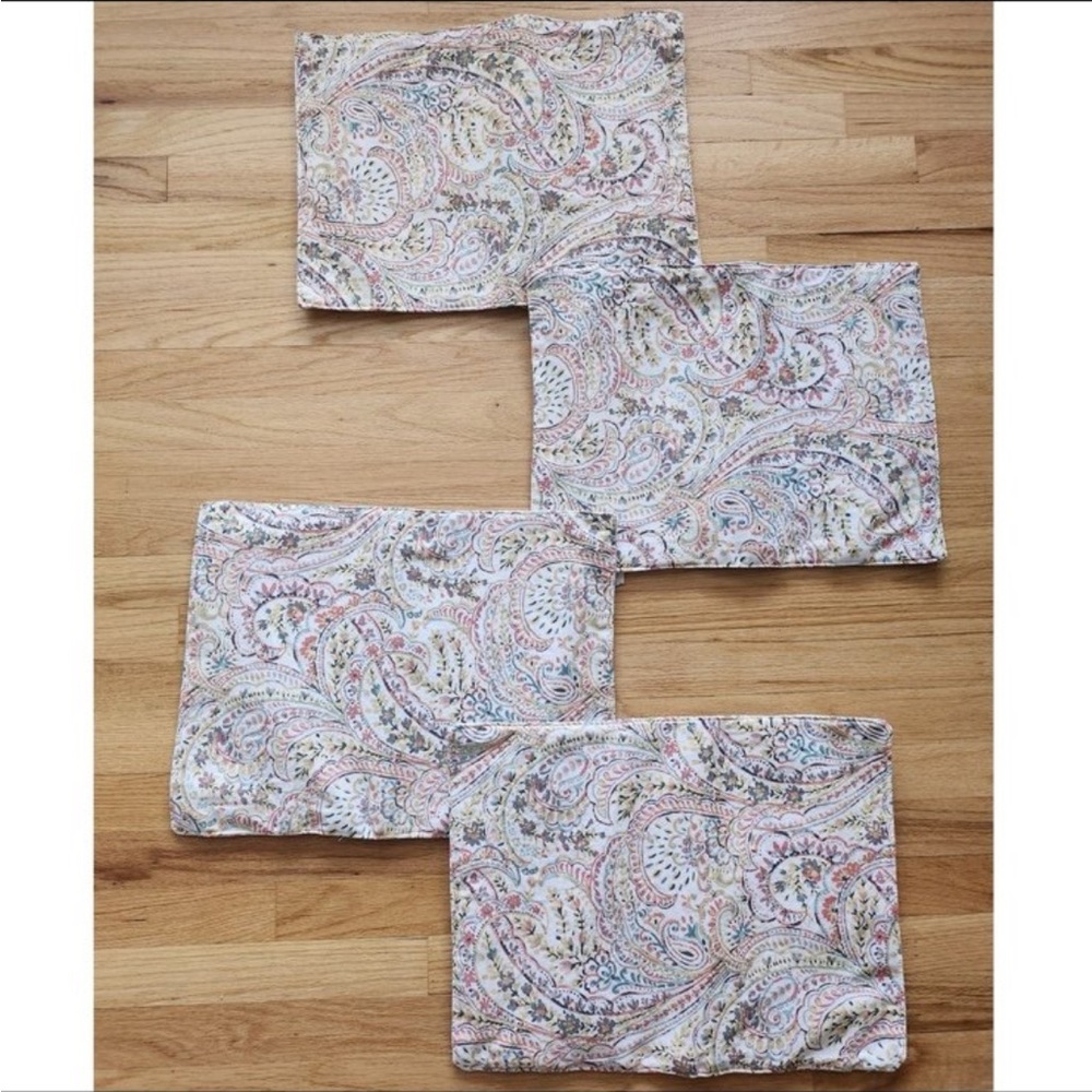 Envogue placemats. Set of 4